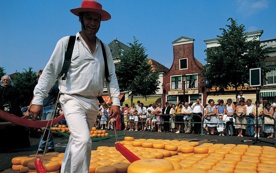 荷兰奶酪王国之旅：阿尔克马尔奶酪市场holland,欧洲,欧洲网