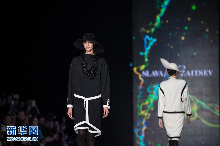 俄罗斯莫斯科模特时装周上展示设计师斯拉瓦·扎伊采夫作品,欧洲,欧洲网