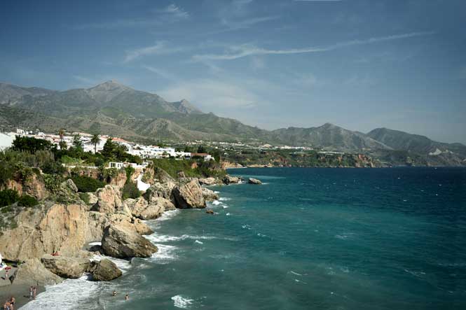 西班牙旅游之安达卢西亚地中海白色小镇:马拉加Málaga的内尔哈Nerja,欧洲