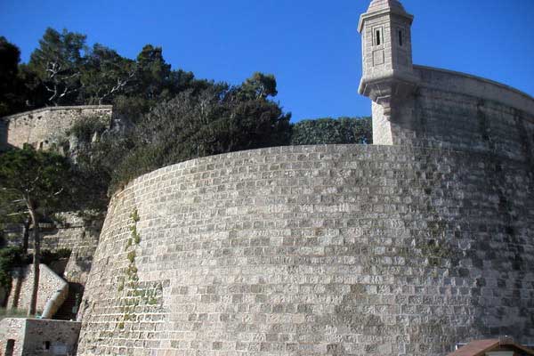 摩纳哥旅游景点:安托尼城堡-原是军式建筑,现为摩纳哥的露天剧院,欧洲,欧洲网