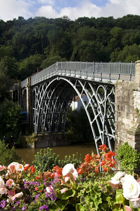 铁桥镇Ironbridge:英国赛文河畔铁桥小镇旅游景点维多利亚城博物馆等,欧洲,欧洲网