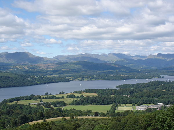 英国彼得兔诞生的地方-温德米尔湖Windermere Lake景色:温德米尔镇,欧洲