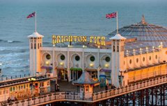 英国东萨塞克斯郡East Sussex的布莱顿码头Brighton Pier和海洋馆
