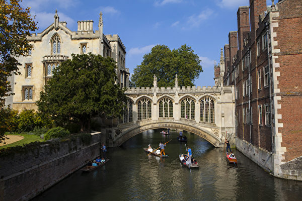 英国剑桥大学圣约翰学院内的叹息桥：得名于意大利威尼斯叹息桥,欧洲,欧洲网