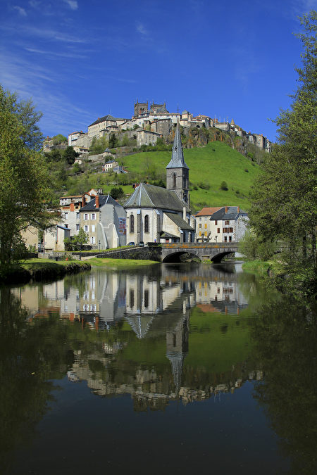 法国康塔尔省Cantal的古老小城:圣弗卢尔Saint Flour-火山高原上的,欧洲,欧洲网