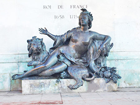 法国最美十大广场8：里昂市的白莱果广场Place Bellecour à Lyon,欧洲,欧洲网