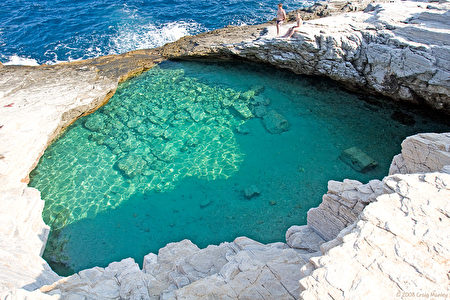 欧洲18个不可思议景点:希腊萨索斯岛Thassos的吉奥拉Giola天然海水,欧洲,欧洲网