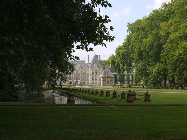 法国加蒂奈Gatinais地区路易十三的库朗塞城堡Château de Courances,欧洲