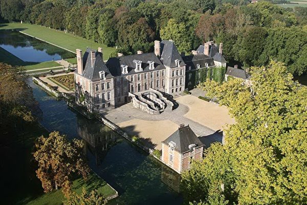 法国加蒂奈Gatinais地区路易十三的库朗塞城堡Château de Courances,欧洲