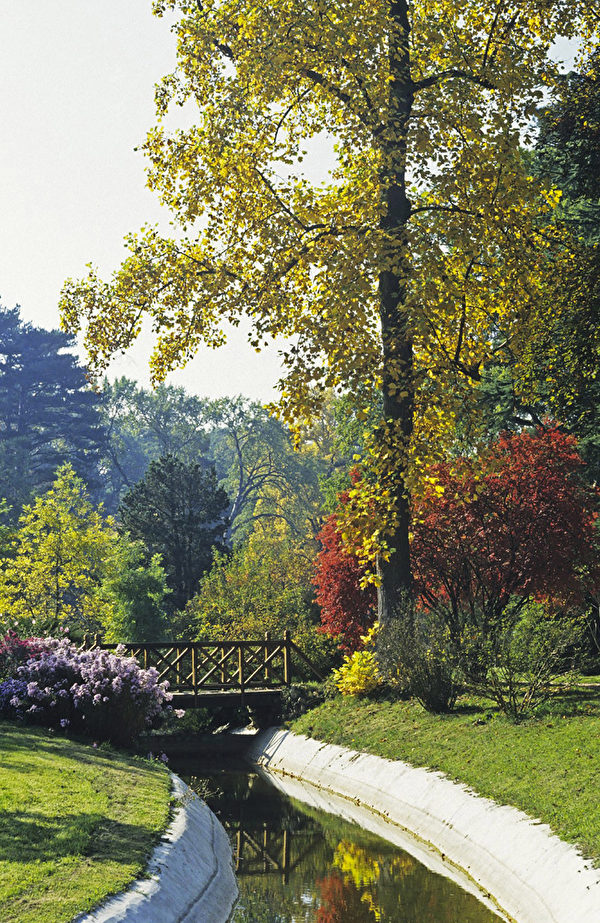 法国埃松省库森城堡Le château de Courson的春夏秋冬四季花园,欧洲,欧洲网