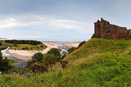 英国苏格兰海滩旅游：鲁南湾LunanBay红色悬崖与古堡-红城堡Red Castle,欧洲,欧洲网