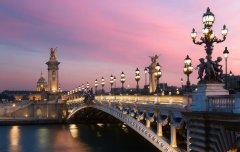 巴黎塞纳河上的名桥：亚历山大三世桥、玛力桥、王桥和新桥